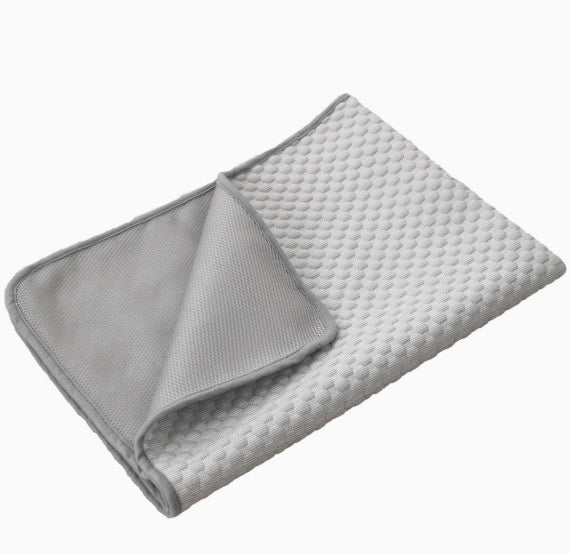 Arctic Shield™ Cooling Mat - Grey