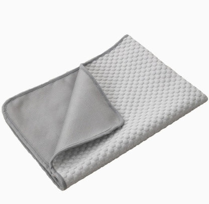 Arctic Shield™ Cooling Mat - Grey